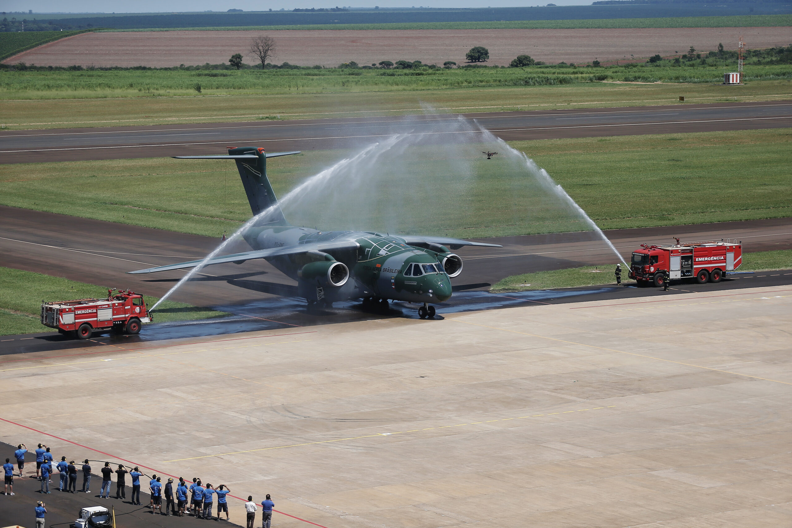Primeiro voo do KC-390, em 2015. Foto: Embraer