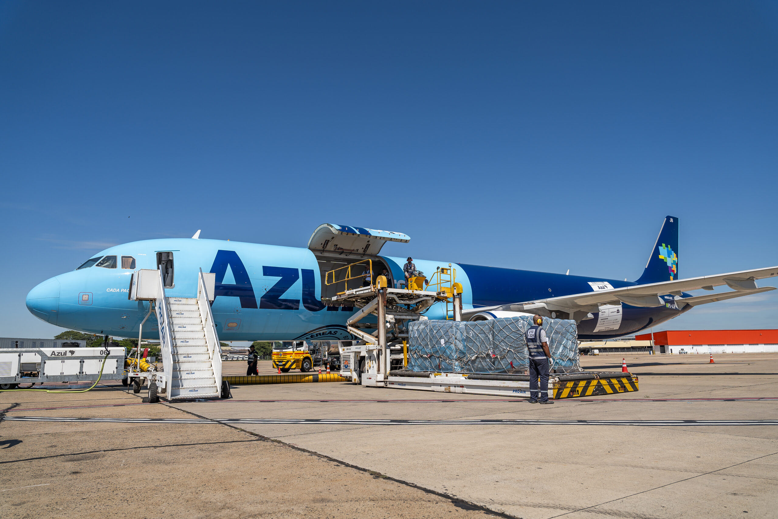 “Morango do Amor” faz transporte de carga aérea disparar