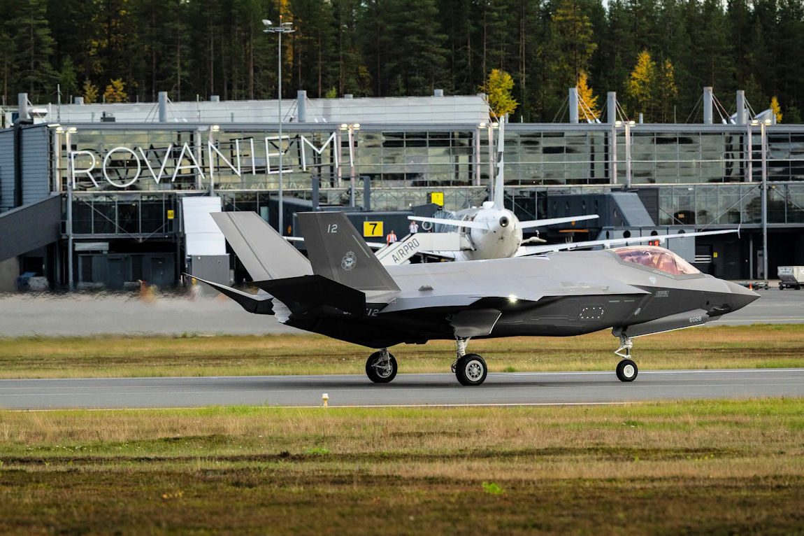 Primeiro F-35A da Finlândia pousa no país. Foto: Ilmavoimat